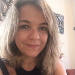 Debora Cristina Valente de Almeida